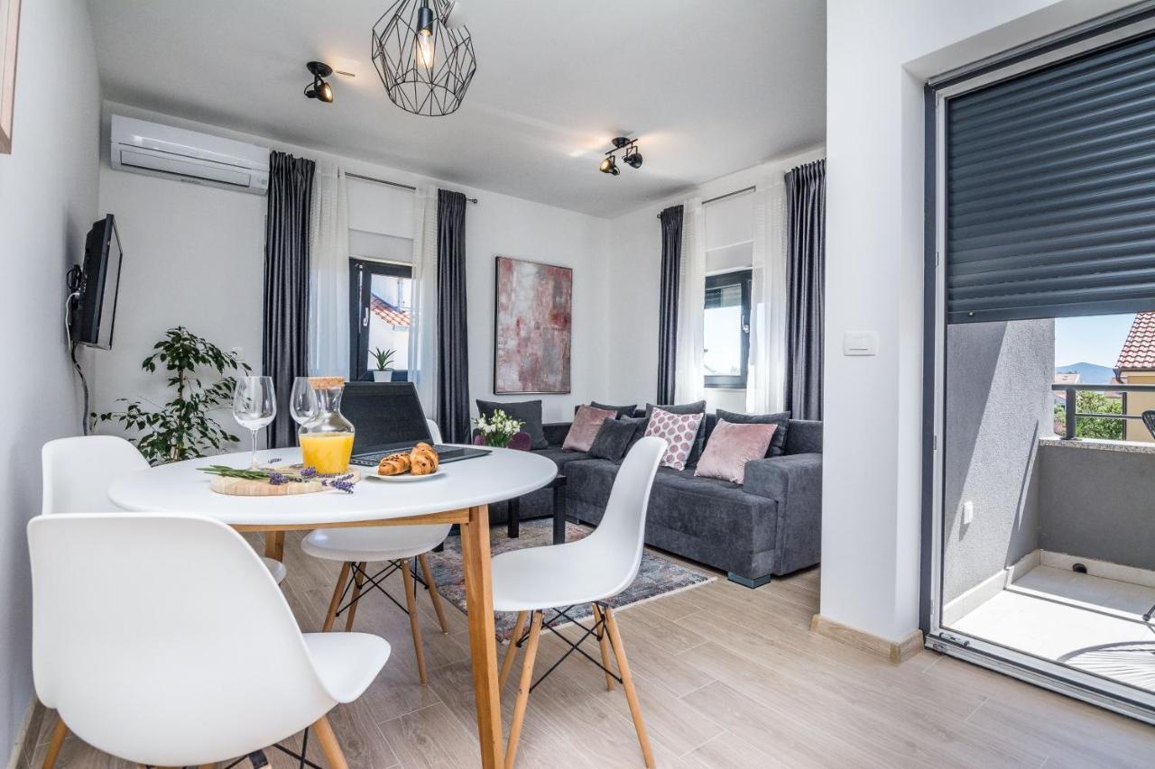 Apartments Maella ザダル エクステリア 写真