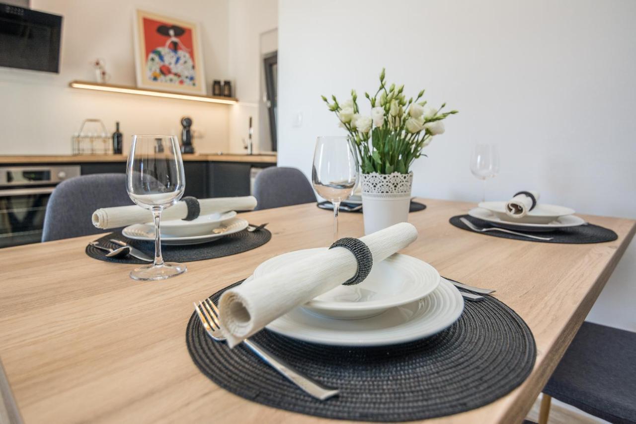 Apartments Maella ザダル エクステリア 写真